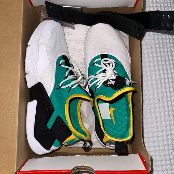 Nike Air Huarache Drift Sneakers in Clear Emerald (size 7.5 mens) main image 6